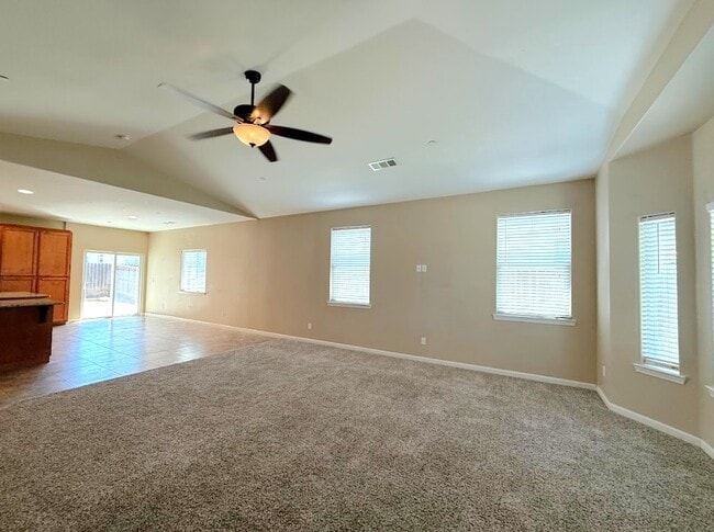 Foto del edificio - 4032 Wood Creek Ct