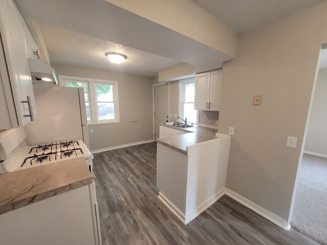 Foto del edificio - 1 Bedroom, 1 Bathroom Home near Iowa State Fairgrounds