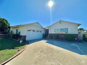 Building Photo - 1527 Lancewood Ave