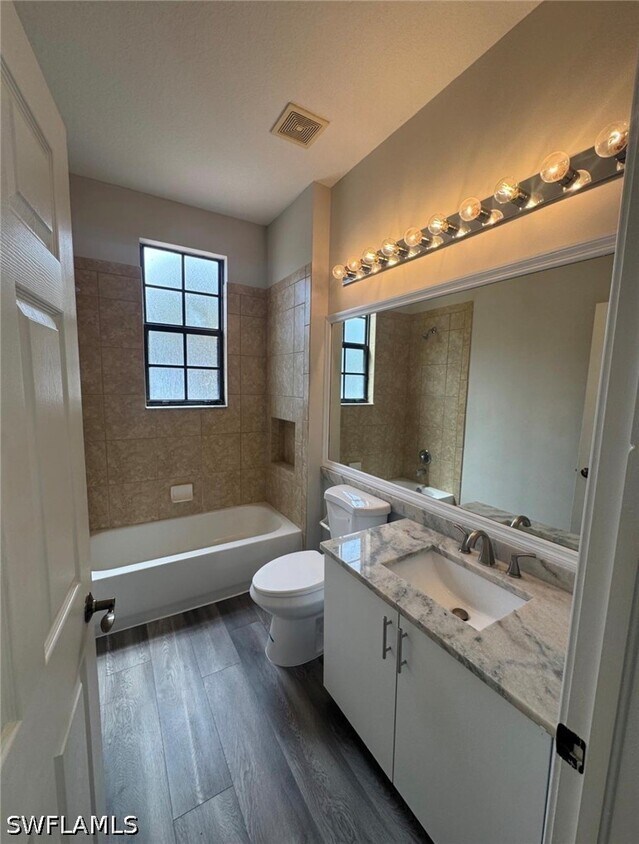 Foto del edificio - 7614 Bristol Cir