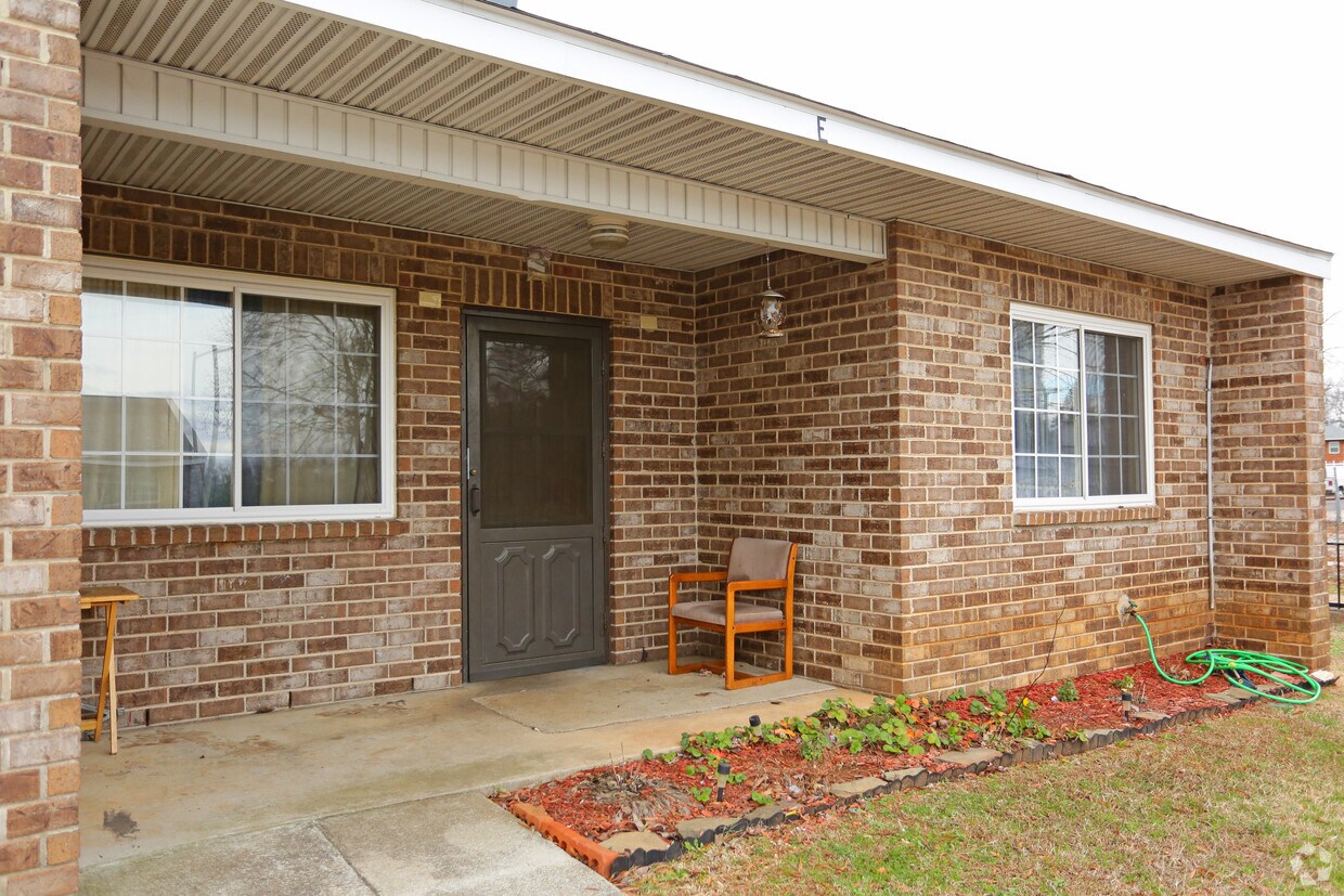 Foto del edificio - L.R. Patton Apartments