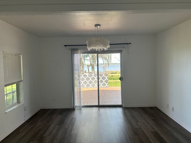 Foto del edificio - 2 Bedroom 2 Bathroom in Haines City