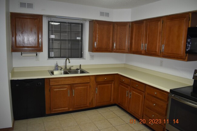 Foto del edificio - Cozy, Open, Quiet, and Clean Littleton 1 Bed!