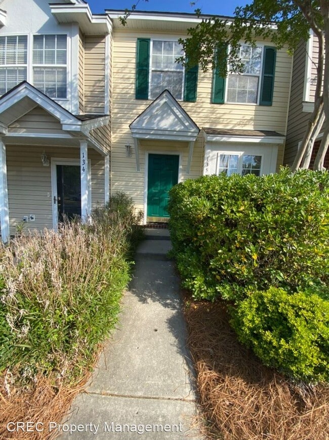 Building Photo - 2 br, 1.5 bath House - 135 Hornby Circle