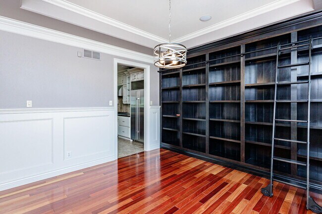 Building Photo - 1221 Tartan Pl
