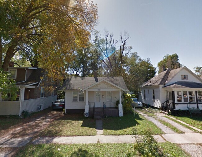 Foto del edificio - 1751 East Johns Avenue