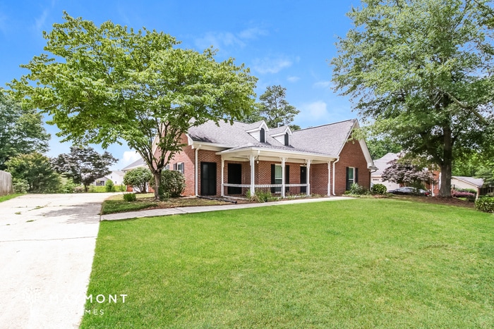 Building Photo - 3-Bedroom Brick Home with Character