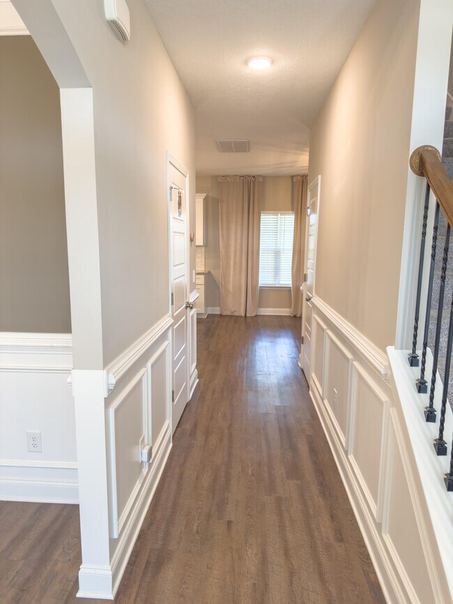 Building Photo - 6035 Big Pond Trl