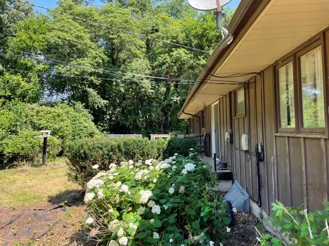 Foto del edificio - 1555 Rosemary Ln