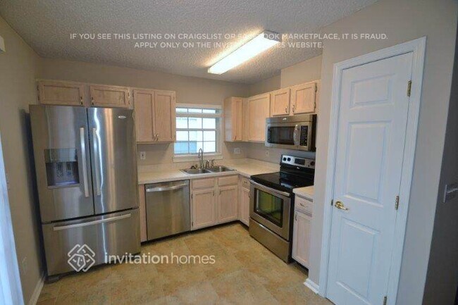 Building Photo - 13757 Sea Mist Dr