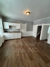 Building Photo - 3156 Elm St