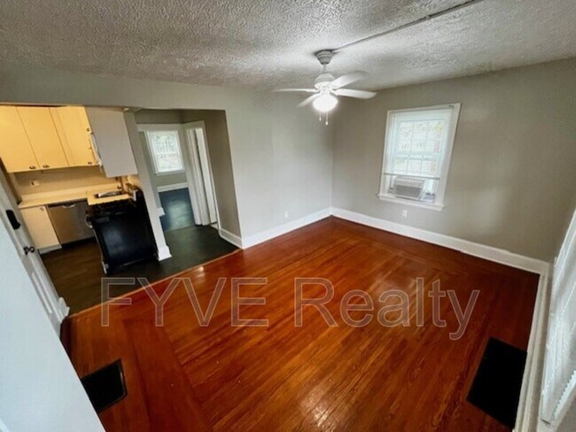 Foto del edificio - 2123 Highland Ave