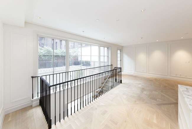 Foto del edificio - 222 E 82nd St