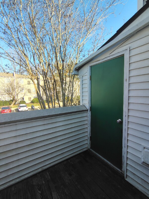 Building Photo - 600 Reusens Rd