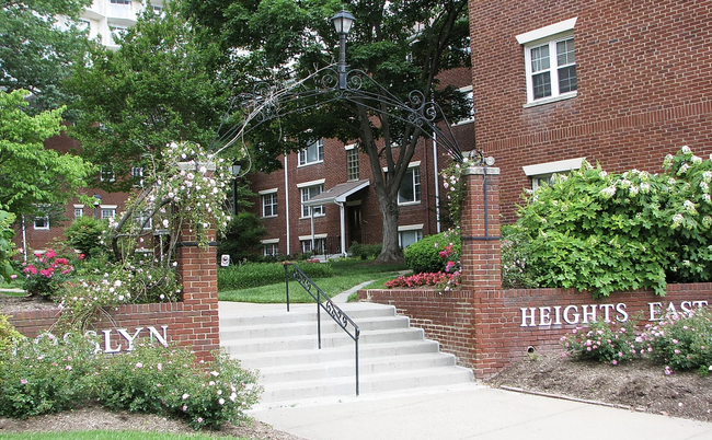 Foto del edificio - 1300 N Meade St