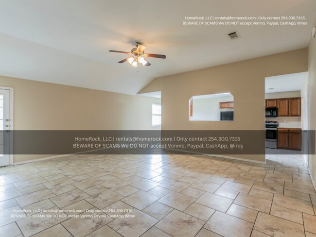 Building Photo - 4 Bedroom 2 Bath House Available NOW
