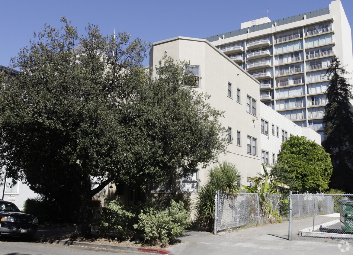 Building Photo - 1568 Madison St