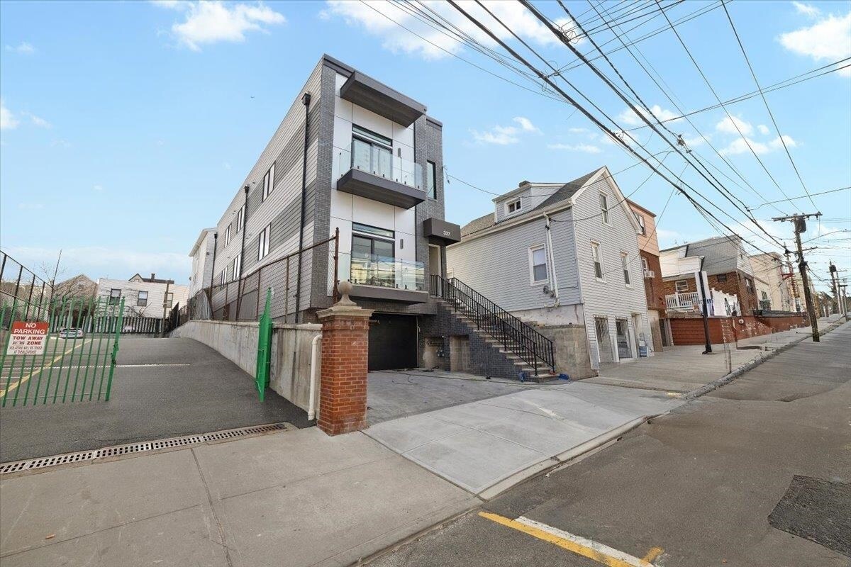 327 69th St Unit 2, Guttenberg, NJ 07093 Condo for Rent in Guttenberg