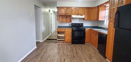 Building Photo - 514 Foxwood Dr