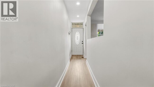 Photo du bâtiment - 180 West Avenue N