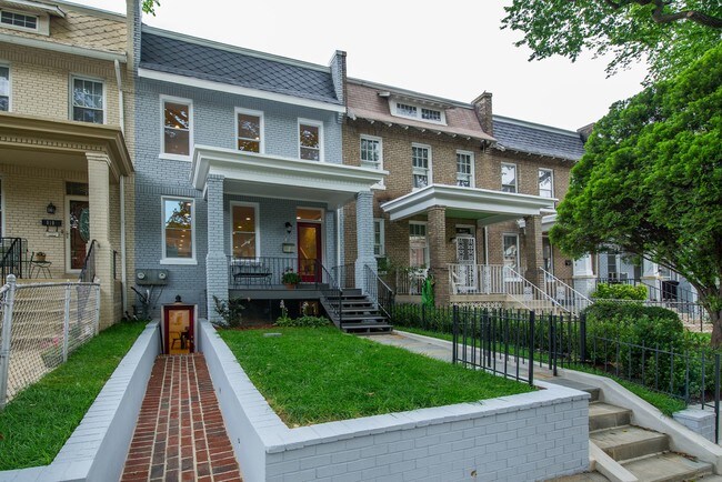 Entrada independiente - 812 Kentucky Ave SE