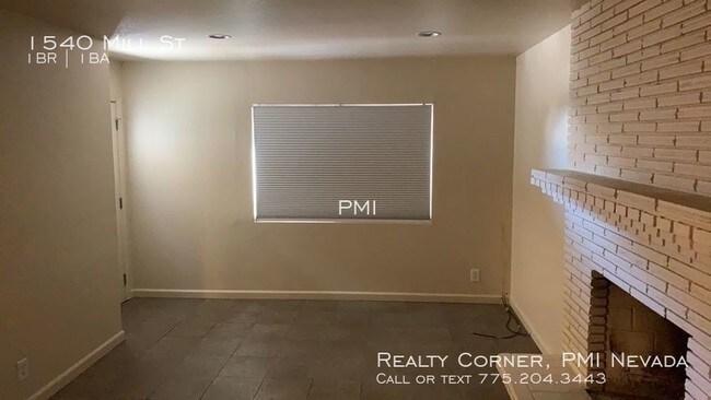 Building Photo - Great 1 Bedroom with Attached Garage