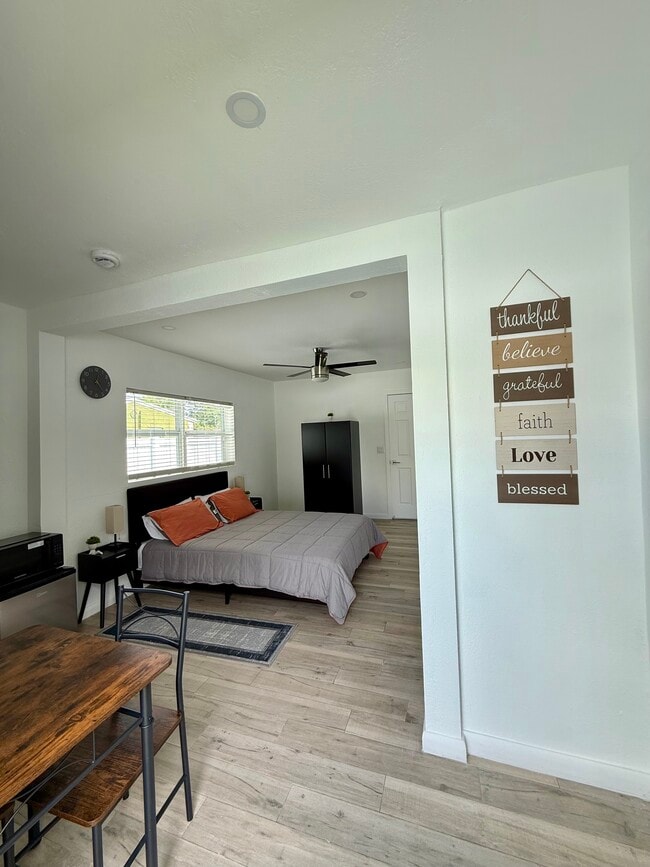 Building Photo - 1213 NW 4th Ave