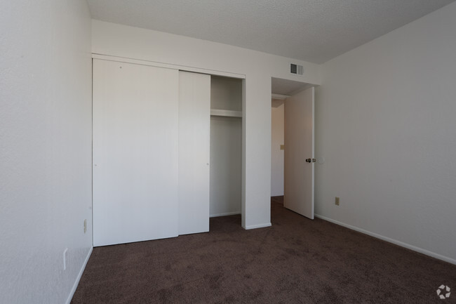 Interior Photo - Shadow Ridge Apartments