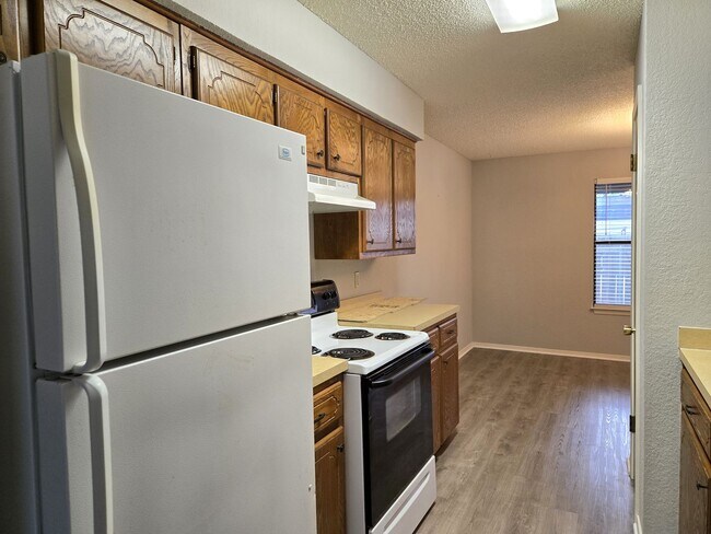 Foto del edificio - Two Bedroom MISD Duplex