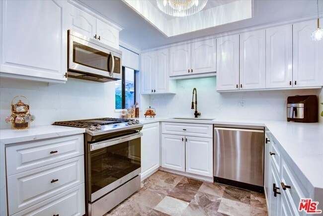 Foto del edificio - 1909 Pelham Ave