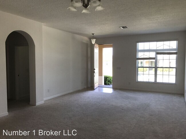 Building Photo - 4 br, 2.5 bath House - 699 Cavan Drive