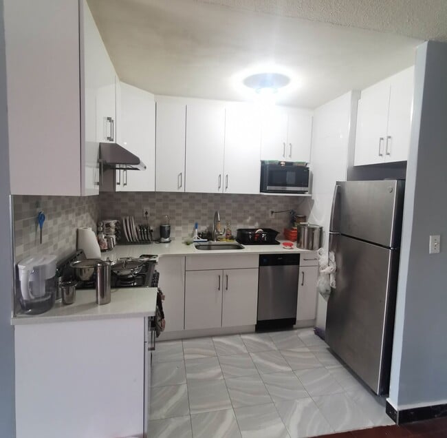 Renovated Modern Kitchen - 201 Saint Pauls Ave