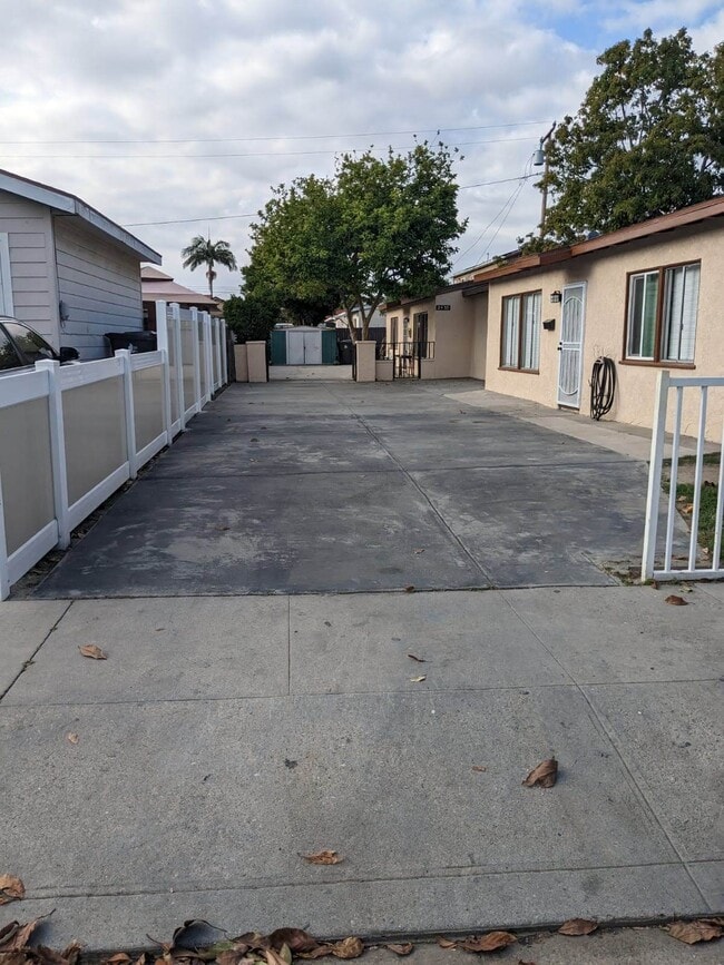 2423 W Arlington St, Long Beach, CA 90810 House Rental in Long Beach