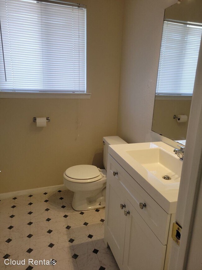 Foto del edificio - 2 br, 1.5 bath House - 1219 ROYAL CREST DRIVE