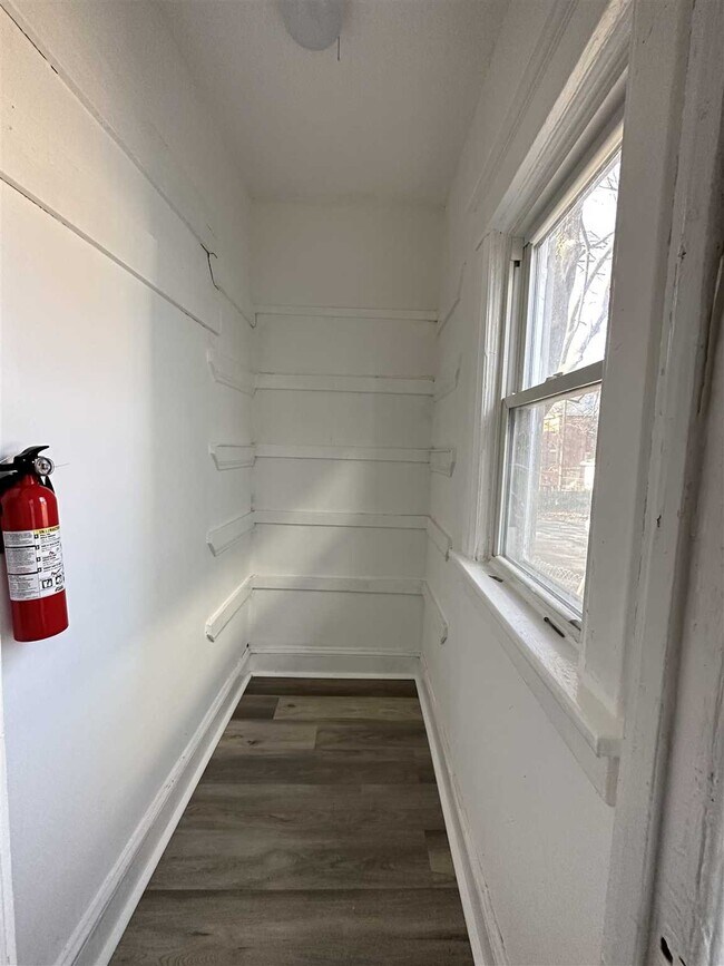 Foto del edificio - 201 Winnikee Ave