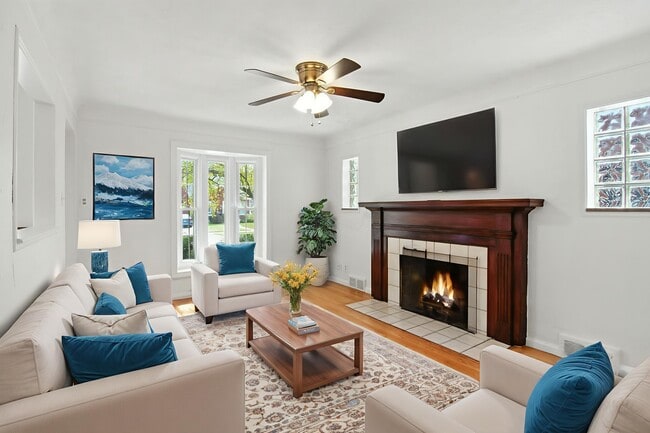 Building Photo - 20943 Hunt Club Dr