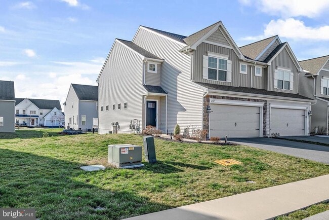 Building Photo - 1657 Haralson Dr
