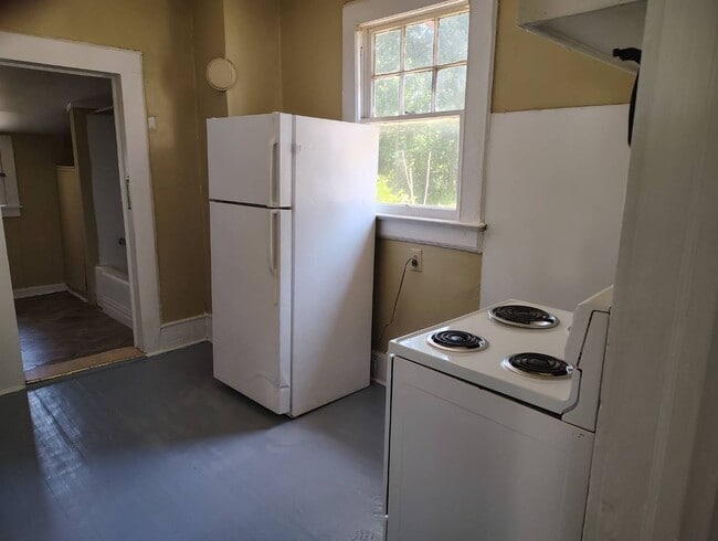 Building Photo - 405 South Maple Unit A- 1 Bed 1 Bath Duple...