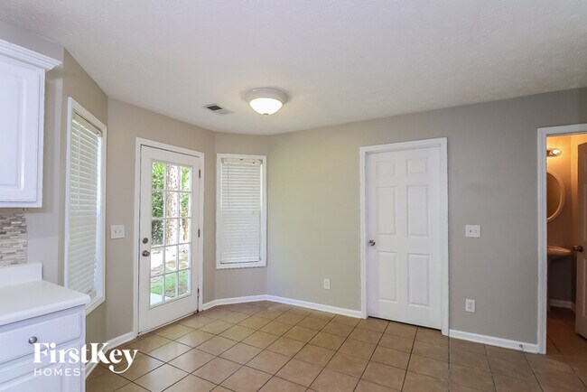 Building Photo - 5350 Valley Forest Way