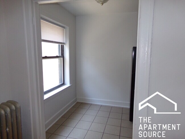 Foto del edificio - 1619 W Morse Ave