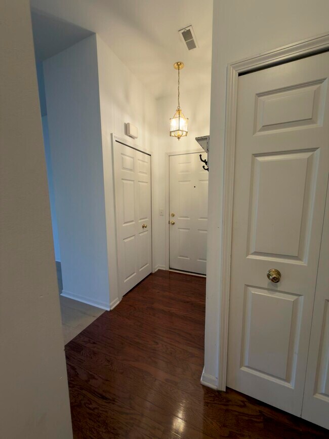 Foto del edificio - 1085 Joyce Ln
