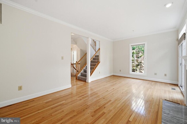 Building Photo - 6030 Kelsey Ct