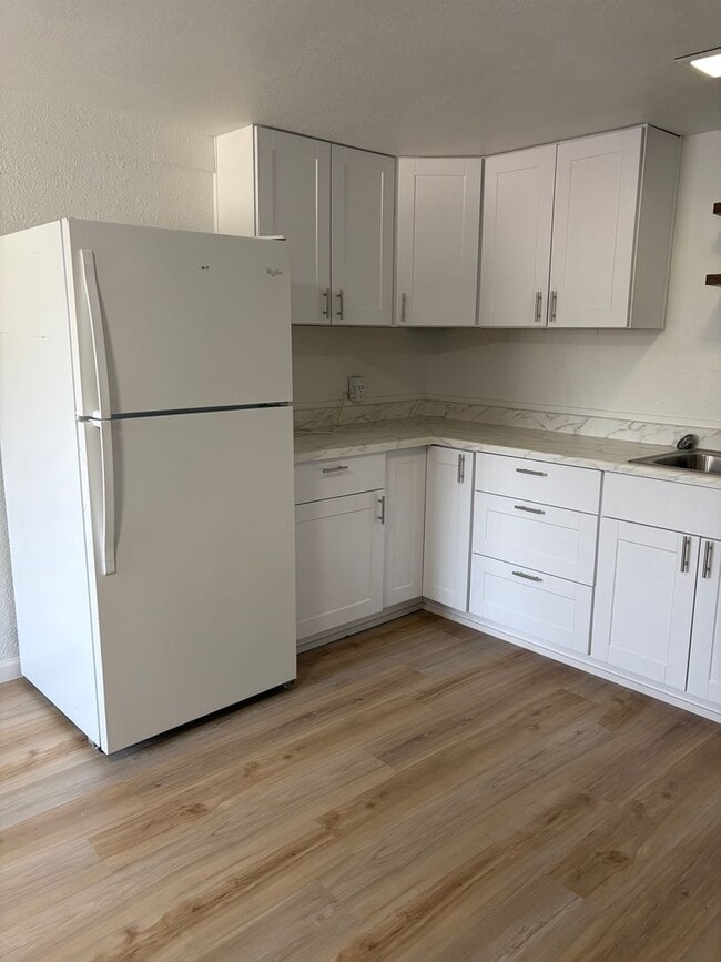 Building Photo - Newly Remodeled One Bedroom Apartment in Newberg