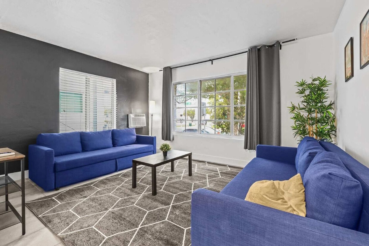 Foto principal - 7340 Harding Ave