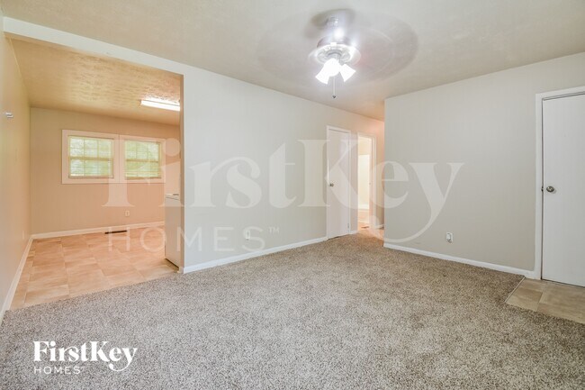 Foto del edificio - 8277 Dunellen Ln