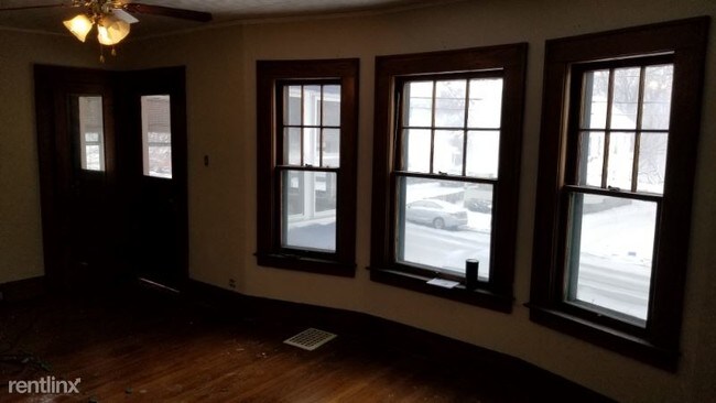 Building Photo - 425 Tompkins St