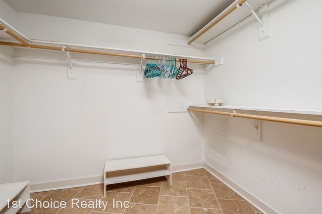 Building Photo - 7050 Harbour Village Ct