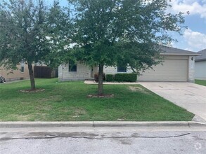 Building Photo - 411 Quail Hollow Dr
