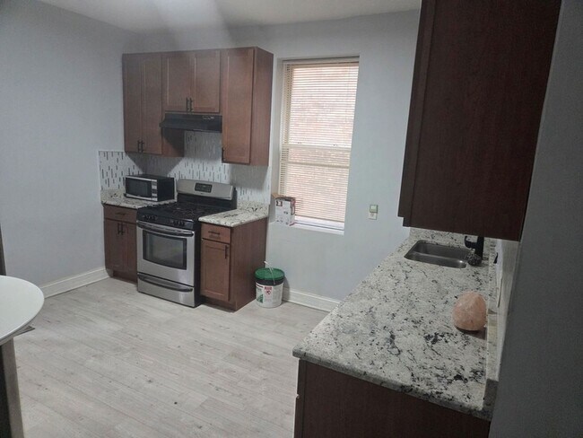 Foto del edificio - 6615 S Bishop St