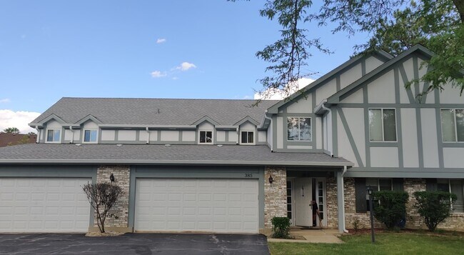 Foto del edificio - 385 Springlake Ln